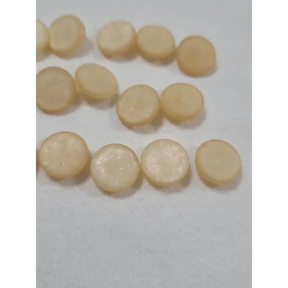 BUTTONS Satiny Cream Shank Back 18 5/8